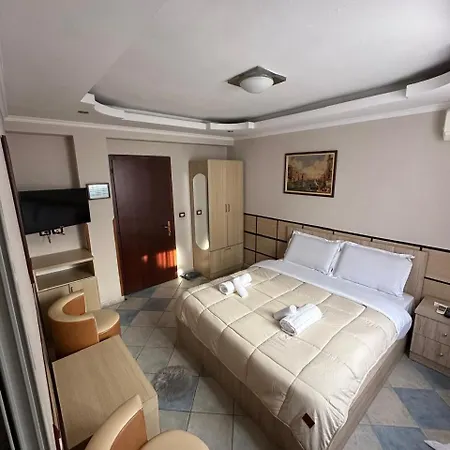 Ideal Hotel 3*